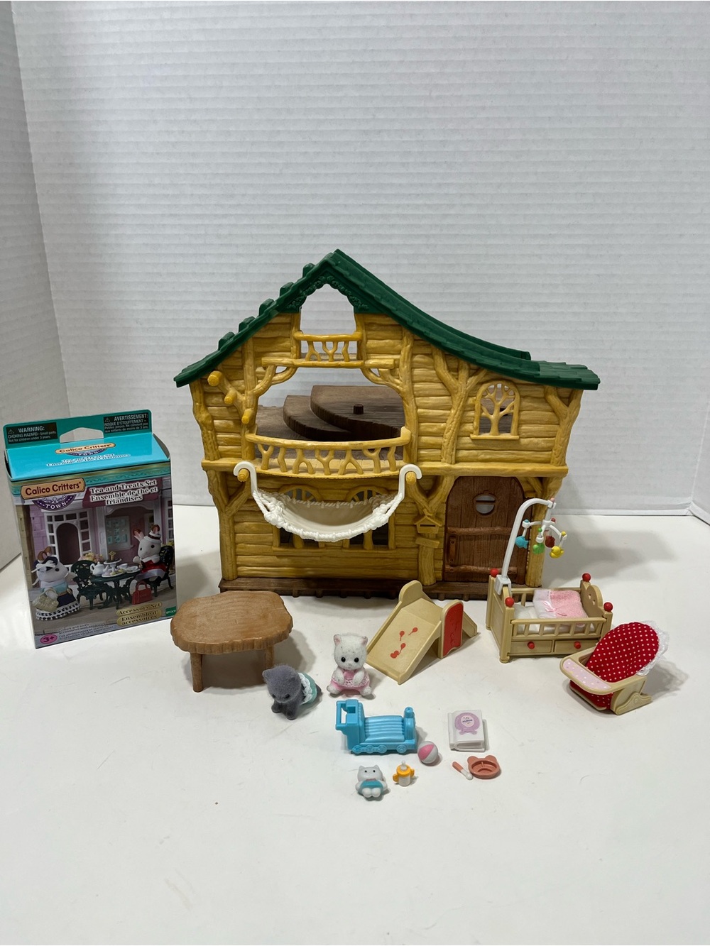 CALICO CRITTERS Lakeside Lodge, nursery set, tea and treats set lot